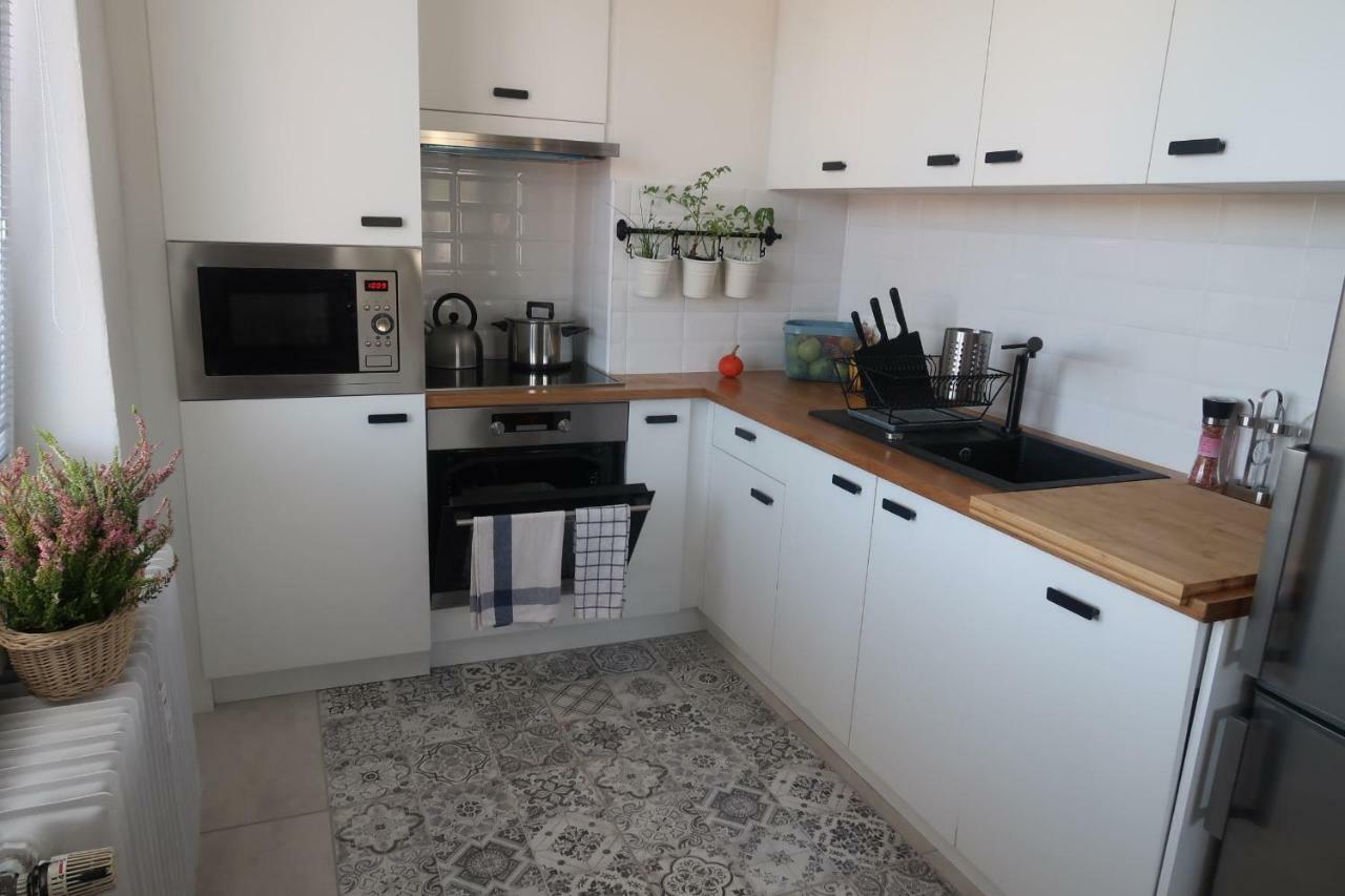 Hniezdo V Raji 1 - Luxurious Apartment 3 Min Walk To City Center Spisska Nova Ves Ngoại thất bức ảnh